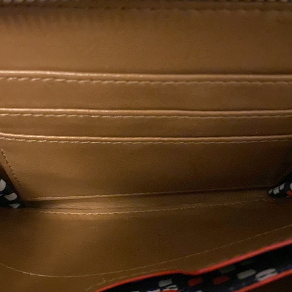 STELLA & DOT Chelsea Blue & White Nautical Stripe Vegan Leather Zip Tech Wallet - Picture 6 of 8